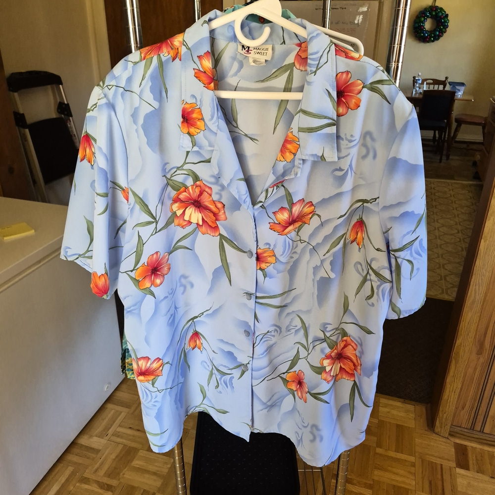 3x Maggie Sweet Light Blue Floral Short-Sleeve Blouse
